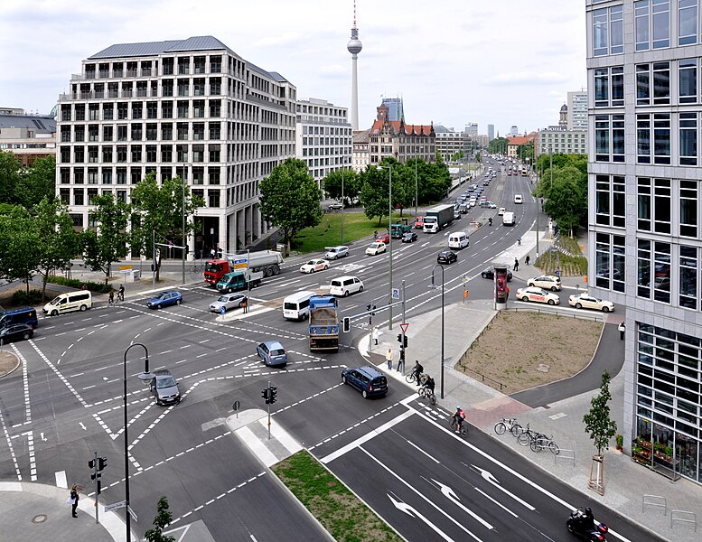 File:Berlin Spittelmarkt Gertraudenstraße 2012 01.jpg