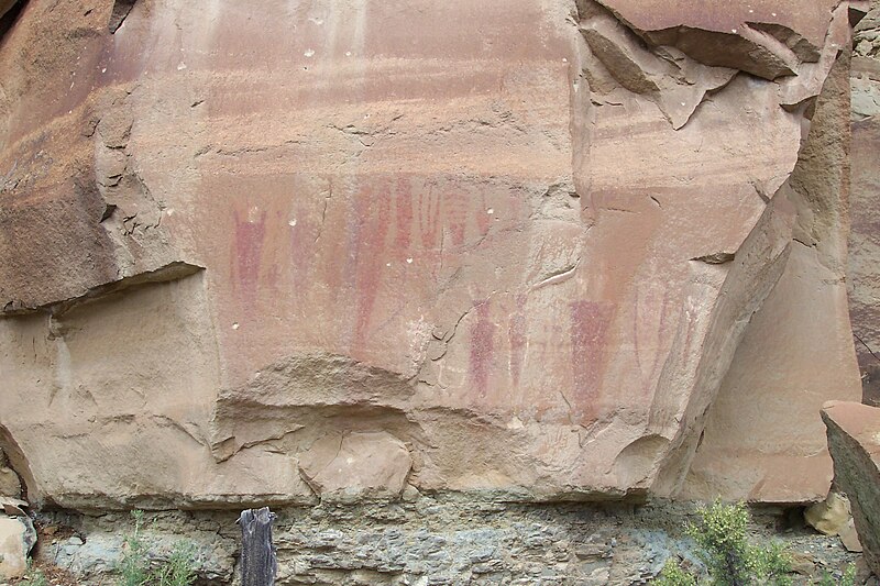 File:Book Cliffs Pictographs, before vandalism - panoramio.jpg