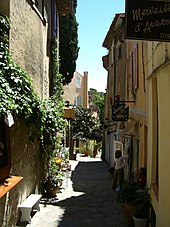 Rue piétonne de la vieille ville.