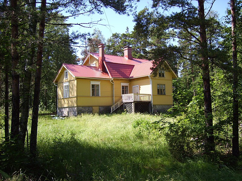 File:Bostadshus, nära prästgården i Korpo, den 28 juni 2007.JPG