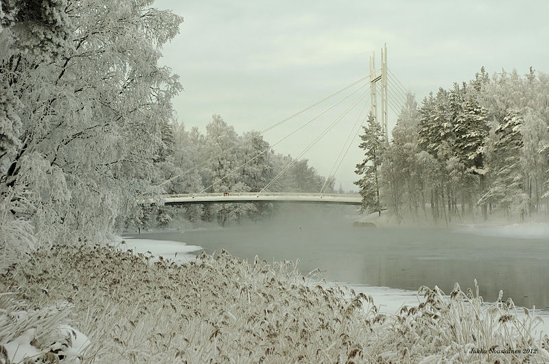 File:Bridge over cold river.jpg