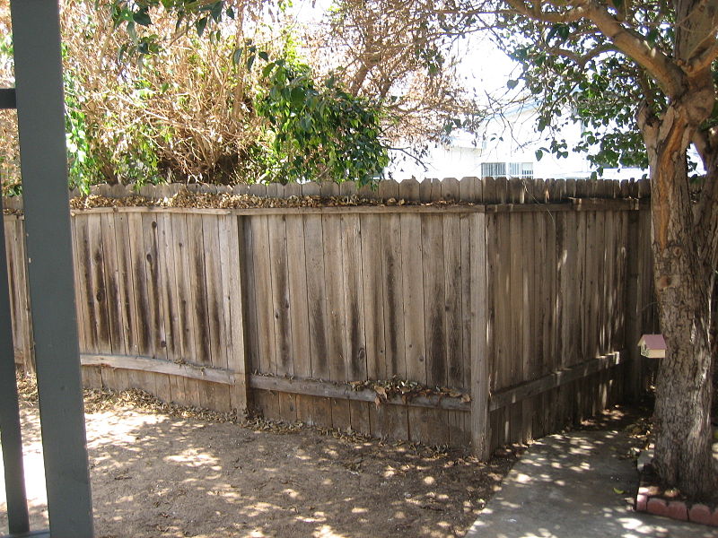 File:Brown wood fence.JPG