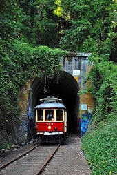 The southern portal of the quarter-mile-long Elk Rock Tunnel in 2014 Car 514 at south end of Elk Rock Tunnel.jpg