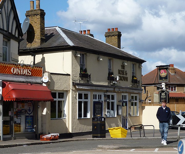 File:Carshalton, The 'Rose and Crown' - geograph.org.uk - 2899713.jpg