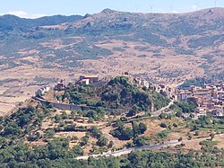 Castel di Lucio - vue du village .jpg