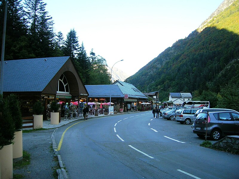 File:Cauterets 5.jpg