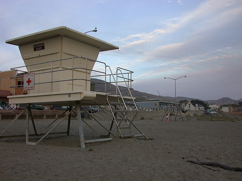 File:Cayucos CA - lifeguard station.jpg