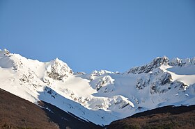 Cerro Martial este în centru-stânga (iarna)