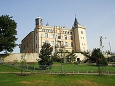 Château de Saint-Priest Face Ouest 2.JPG