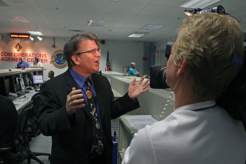 File:Chief Scientist at the Goddard Space Flight Center briefs reports.jpg