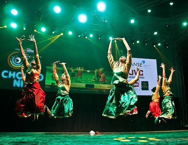 Students performing at a Choreo event