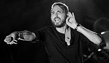 Christophe Willem performing in 2015