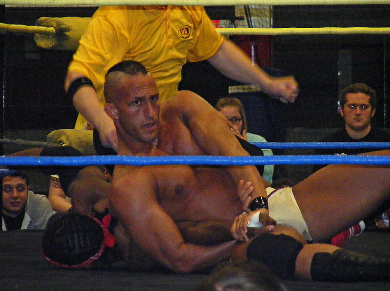 File:Ciampa armbar.jpg