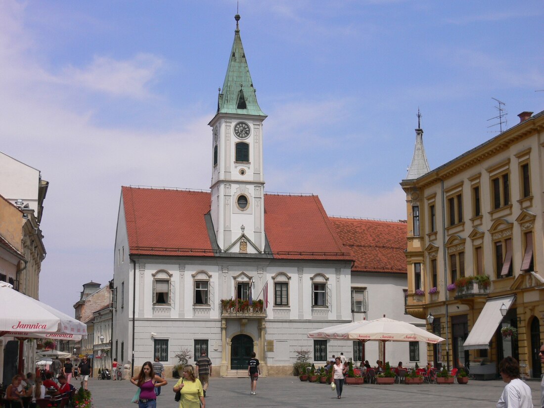 File:Clocher-varazdin.JPG