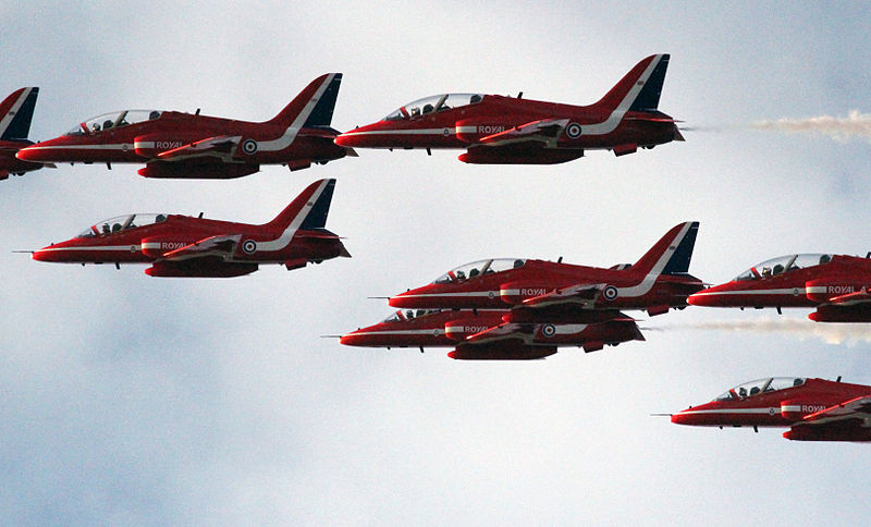 File:Cowes Week 2013 Red Arrows display 6.jpg