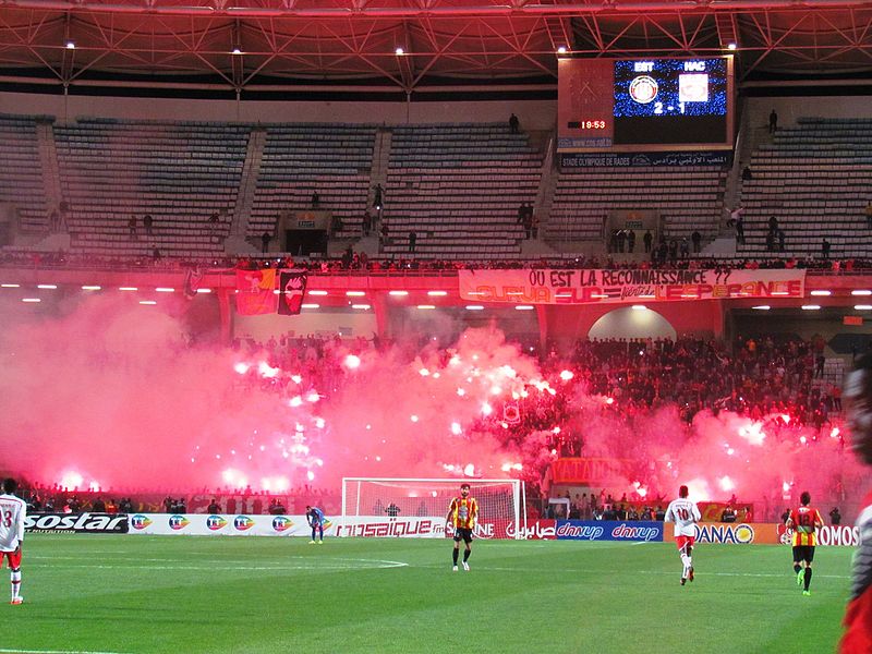 File:Craquage Curva Sud Tunis (2).jpg