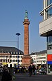 Blick von der Wihelminenstraße auf das Ludwigsmonument am Luisenplatz