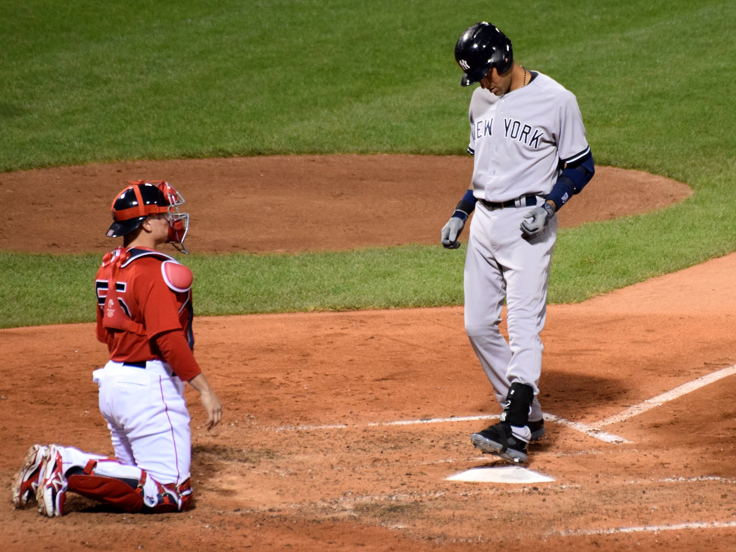 File:Derek Jeter Hit -2722 edit.jpg - Wikipedia