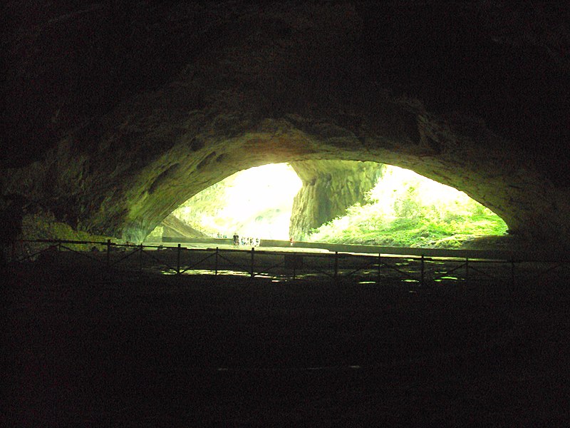 File:Devetashka cave 070.jpg