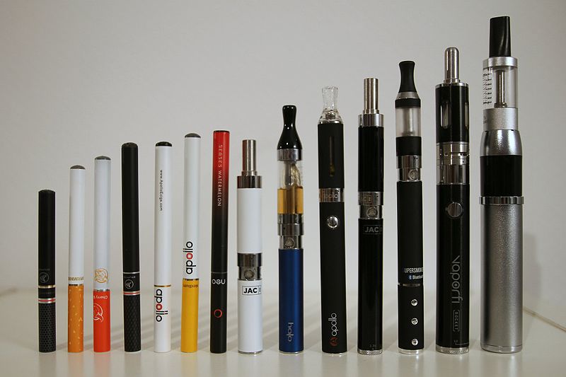 File:Different types of electronic cigarettes (15249922438).jpg