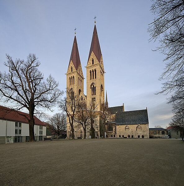 File:Dom Halberstadt Kober.jpg