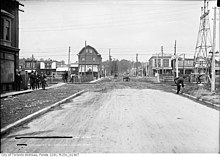 Davenport from Dovercourt Road, south of Geary Avenue (c. 1912). During this period, the area was primarily made up of small plants and factories along the railway tracks. Dovercourt looking north to Geary, 1912.jpg