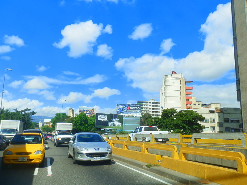 File:Elevado hacia la Avenida Nueva Granada, Caracas, Venezuela.jpg