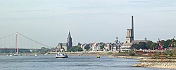 莱茵河畔埃默里希的天际线