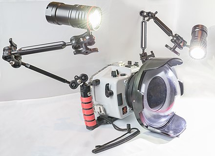 Underwater housing for SLR with dome port, arms and lights