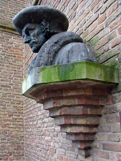 Bust by Hildo Krop (1950) in Gouda, where Erasmus spent his youth