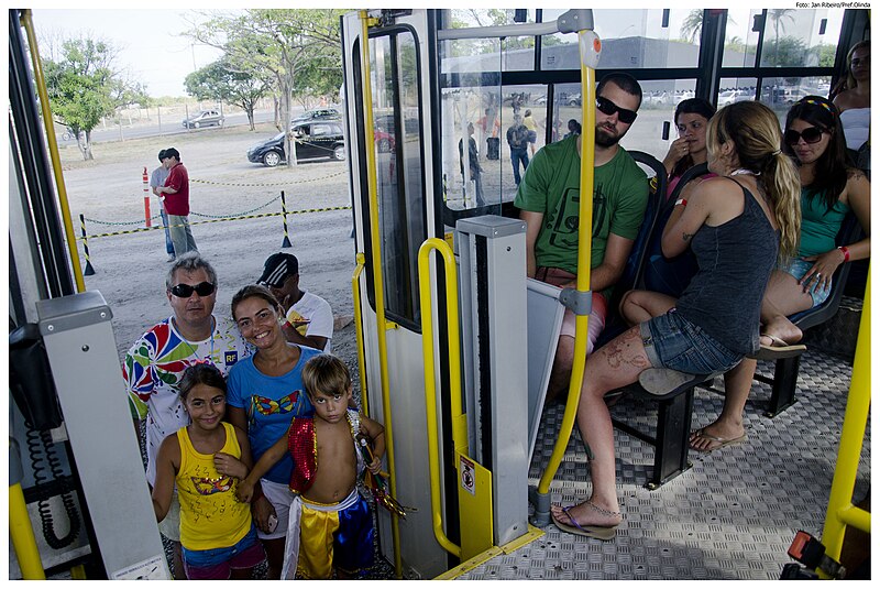 File:Estacionamento Legal - Carnaval 2013 (8486913334).jpg