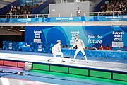 Deutsch: Fechten bei den Olympischen Jugend-Sommerspielen 2018: Tag 1, 7. Oktober 2018, Jungen, Säbel, Kampf um Bronze - Mazen Elaraby (EGY) - Robert Vidovszky (USA) 15:10 English: Fencing at the 2018 Summer Youth Olympics at 7 October 2018 – Boys' sabre Bronze medal match – Mazen Elaraby (EGY) Vs Robert Vidovszky (USA) 15:10