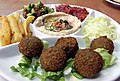 以色列是地中海飲食，食用很多蔬菜和豆類