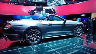 Ford Mustang 2013 (11238877356) .jpg