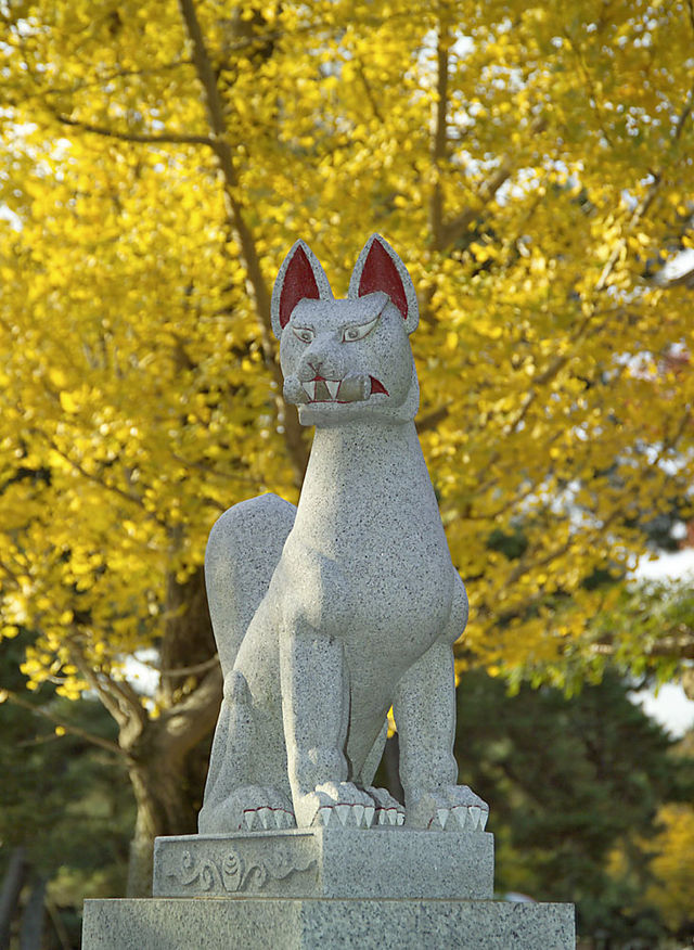 Maschera tradizionale giapponese volpe, KITSUNE, rosso e oro