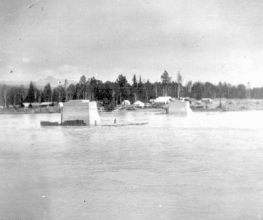 Low level bridge construction at Mile 141 (1913) GTP Bridge at Mile 142.gif