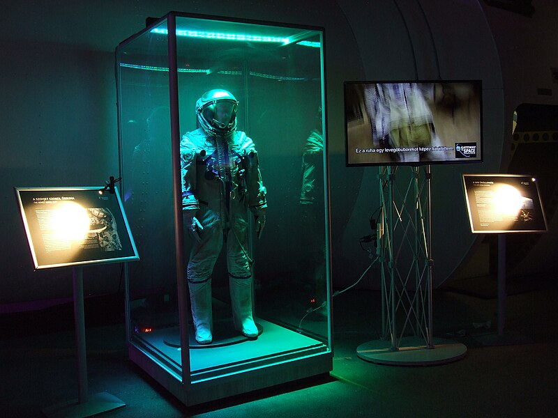 File:Gateway to space 2016, Budapest, the Soviet Sokol suit.jpg