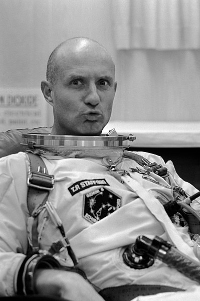 File:Gemini 6 Stafford suits up.jpg