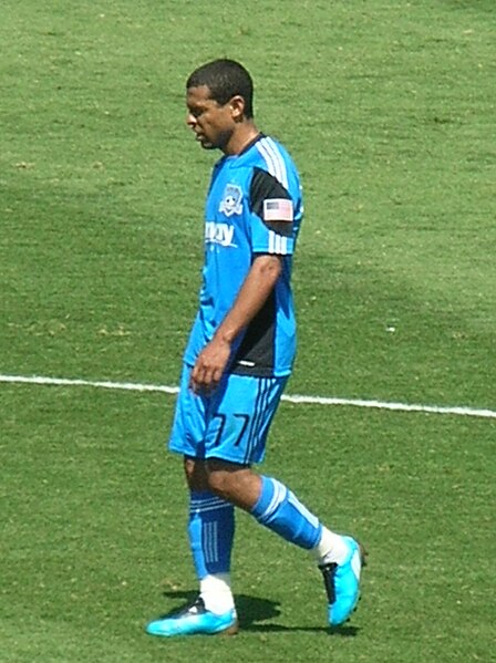 File:Geovanni at Galaxy at Earthquakes 2010-08-21 1.JPG