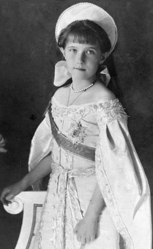 http://upload.wikimedia.org/wikipedia/commons/thumb/8/8b/Grand_Duchess_Anastasia_close-up..jpg/502px-Grand_Duchess_Anastasia_close-up..jpg