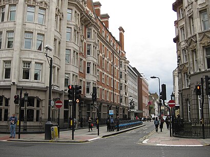 How to get to Great Russell Street with public transport- About the place