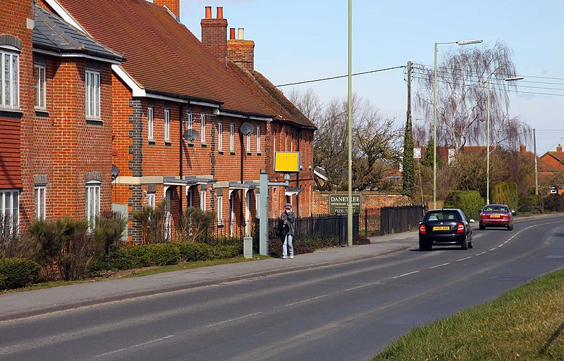 File:Grove Road in Wantage - geograph.org.uk - 1770963.jpg