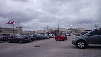 The front entrance to the Houston Community College West Loop Center HCCWestLoop.jpg