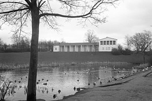 Haus der Jugend im Volkspark Gaarden (Kiel 65.550).jpg