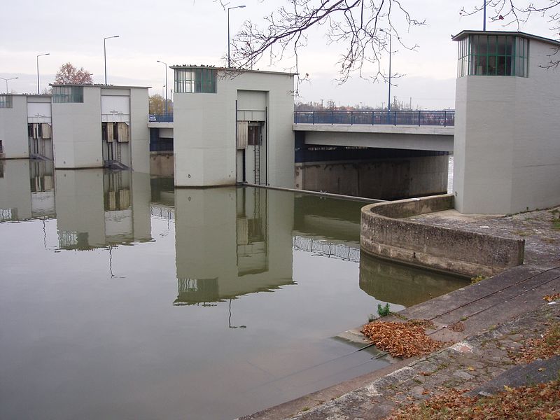 File:HeilbronnOttoKonzBrücke.jpg