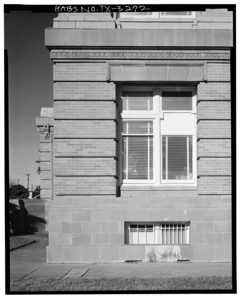 File:Historic American Buildings Survey, Bill Engdahl for Hedrich-Blessing, Photographers, February, 1979 FIRST-FLOOR WINDOW DETAIL. - Cameron County Courthouse, 1150 East Madison HABS TEX,31-BROWN,4-14.tif