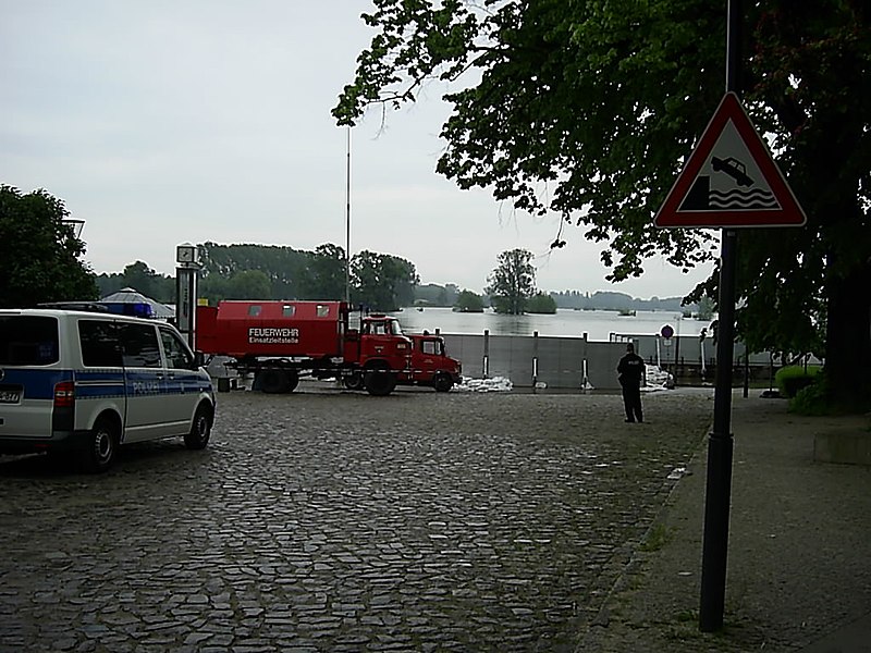 File:Hochwasser 2010.jpg