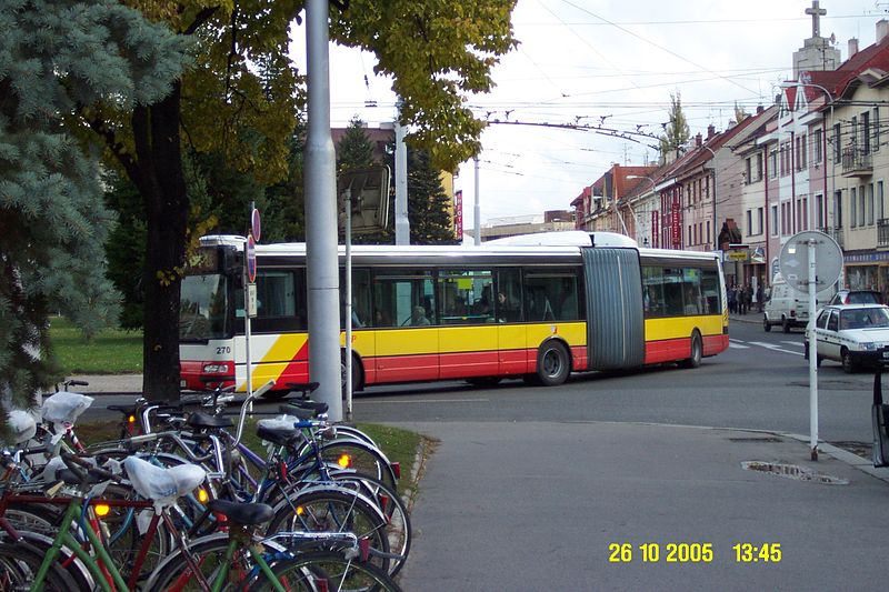 File:Hradec Králové, městský autobus Citybus.jpg