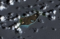Dočasně spojené ostrovy Hunga Tonga–Hunga Haʻapai na snímku NASA z prosince 2021