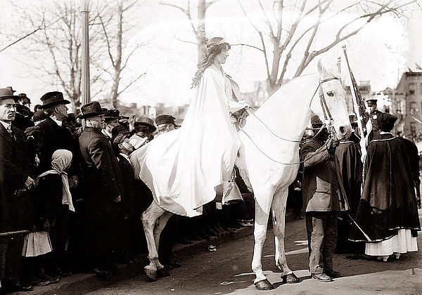 Inez Milholland led the procession. Inez Milholland 1913 two.jpg